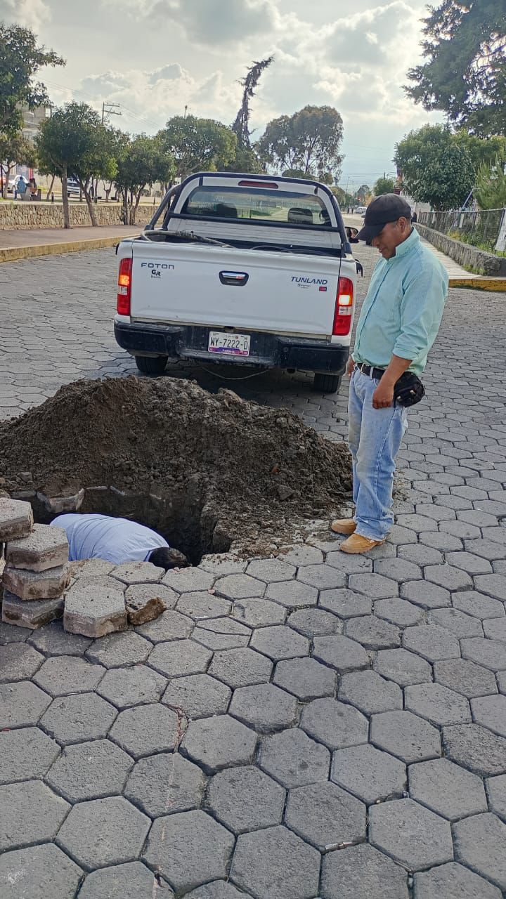 Huamantla refuerza mantenimiento de la red hidráulica con trabajos de reparación de fugas de agua